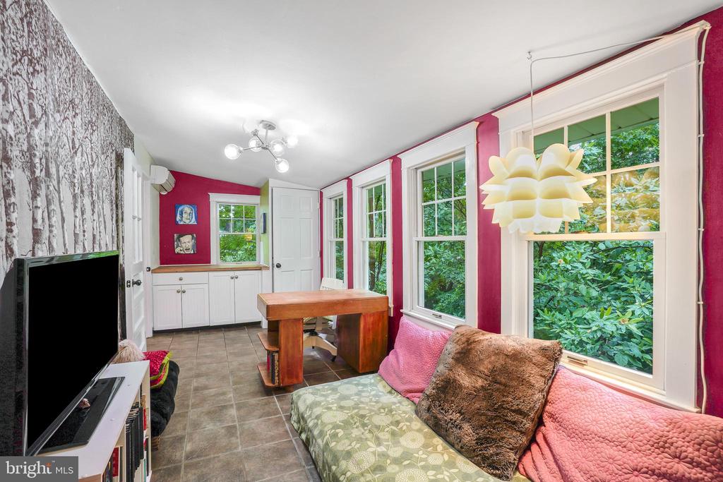 15 Jefferson Ave