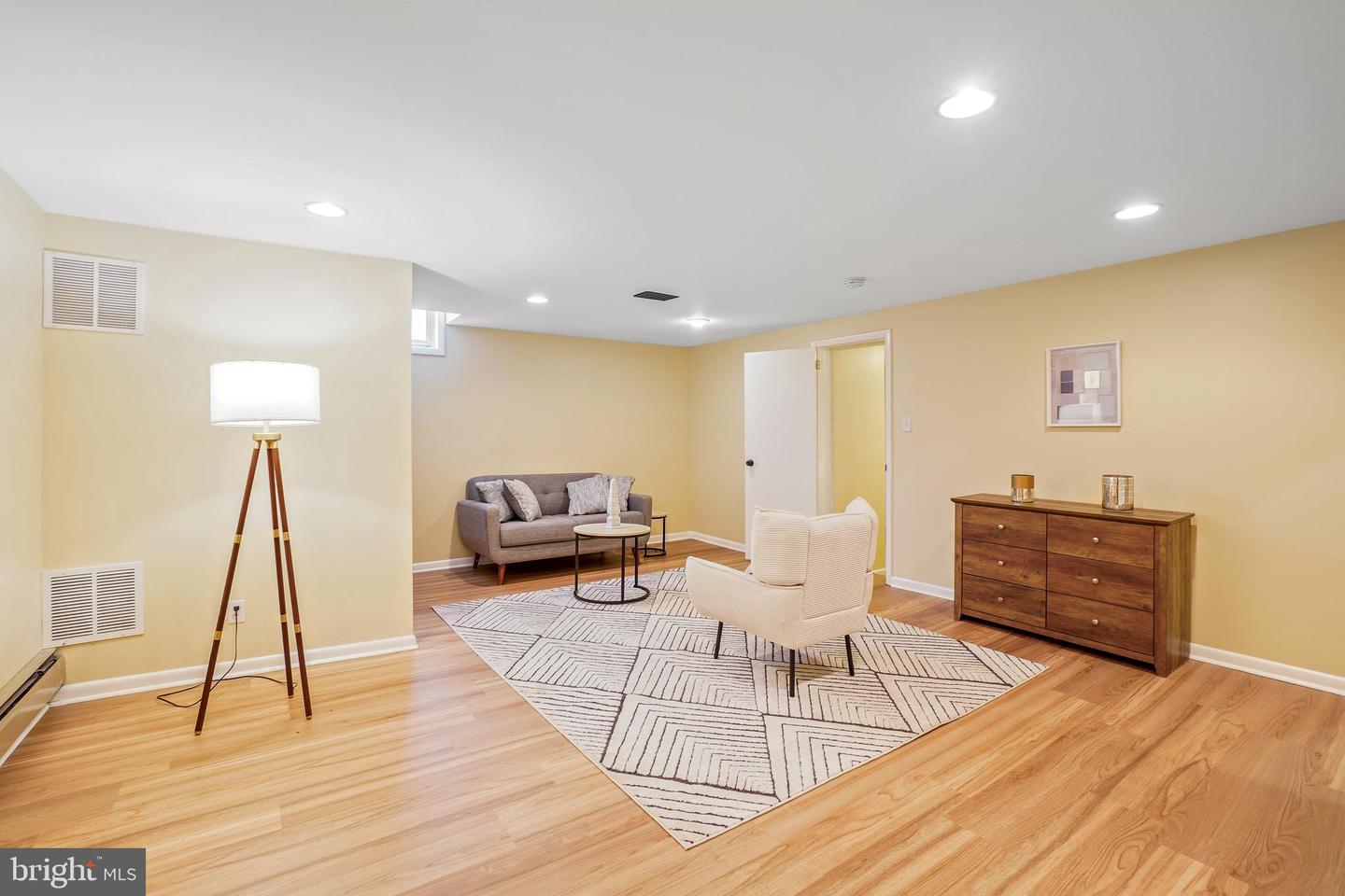 7906 Garland Ave