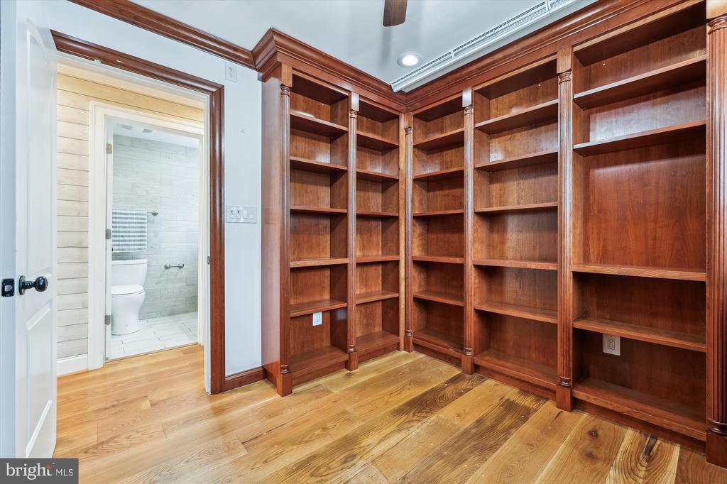 11218 Monticello Ave
