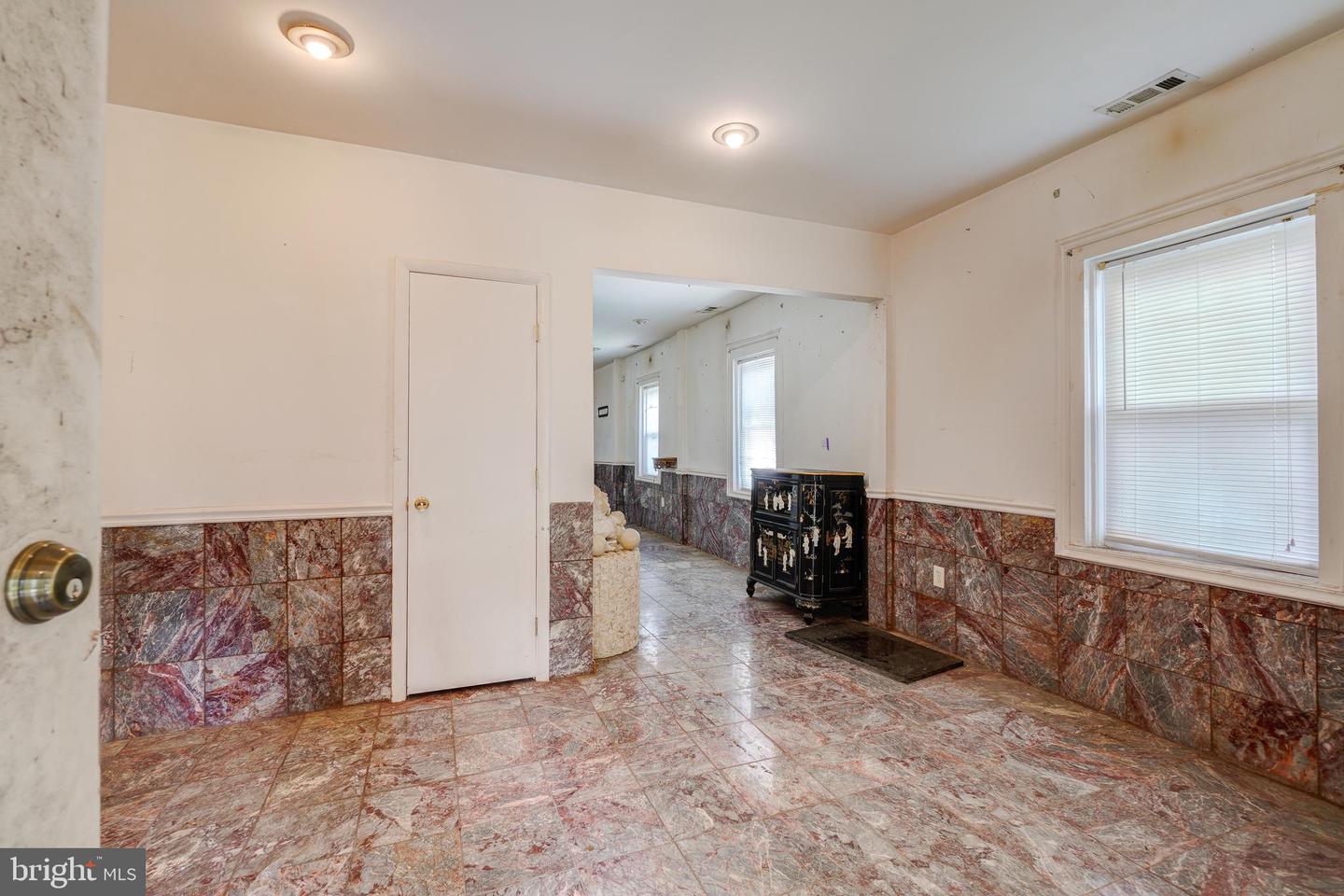 6619 Allegheny Ave