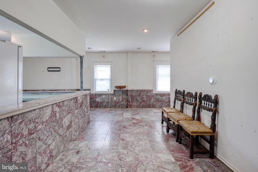 6619 Allegheny Ave