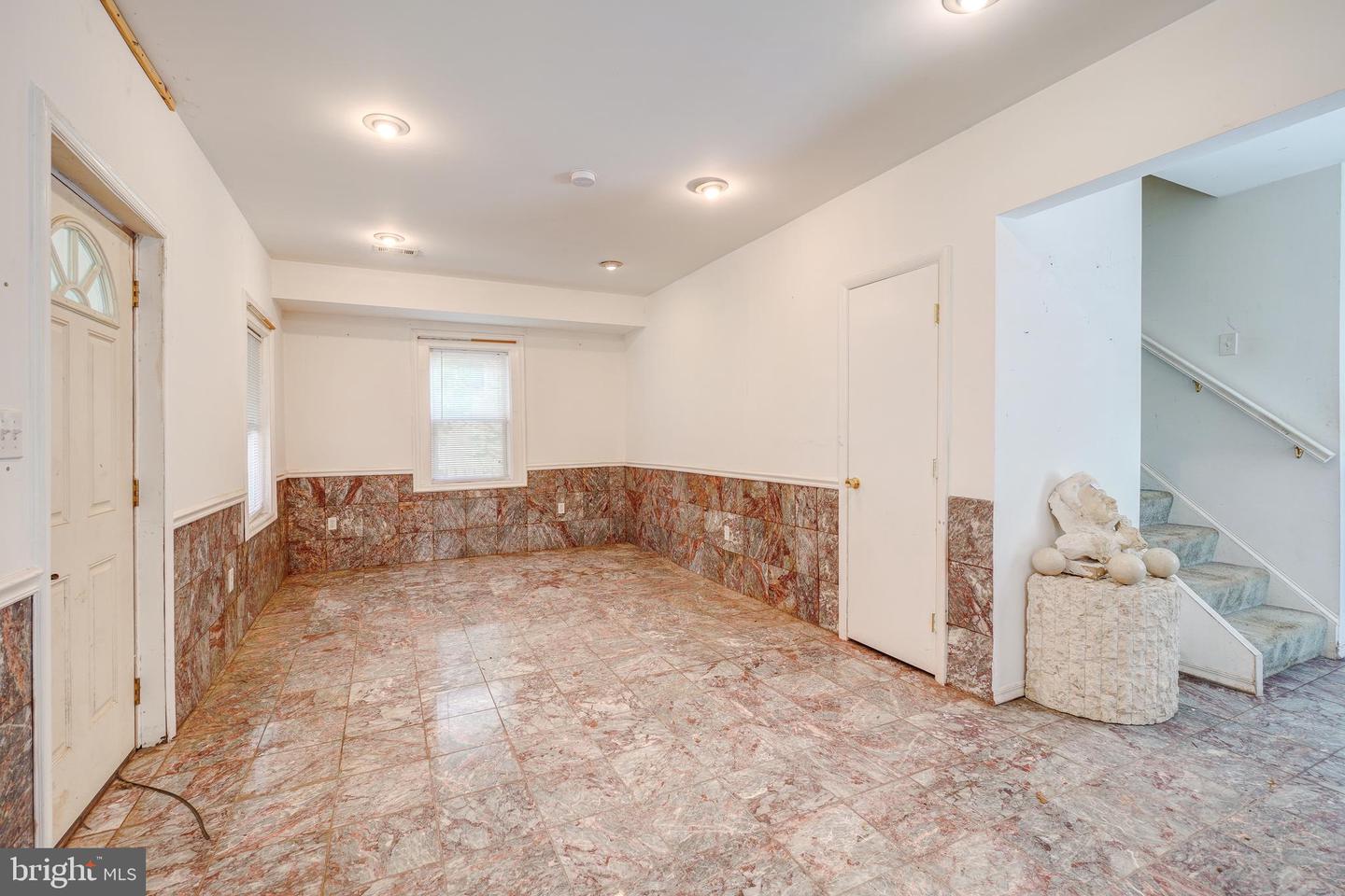 6619 Allegheny Ave