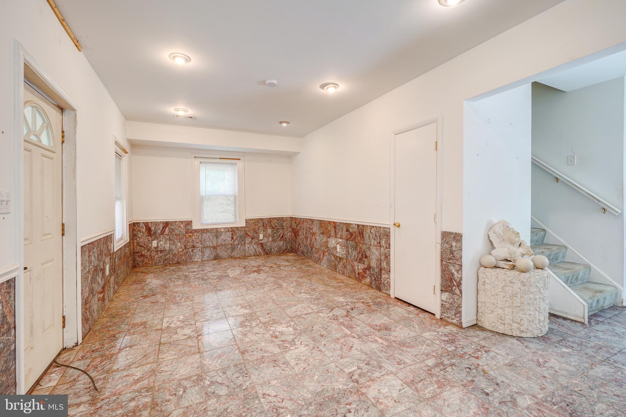 6619 Allegheny Ave