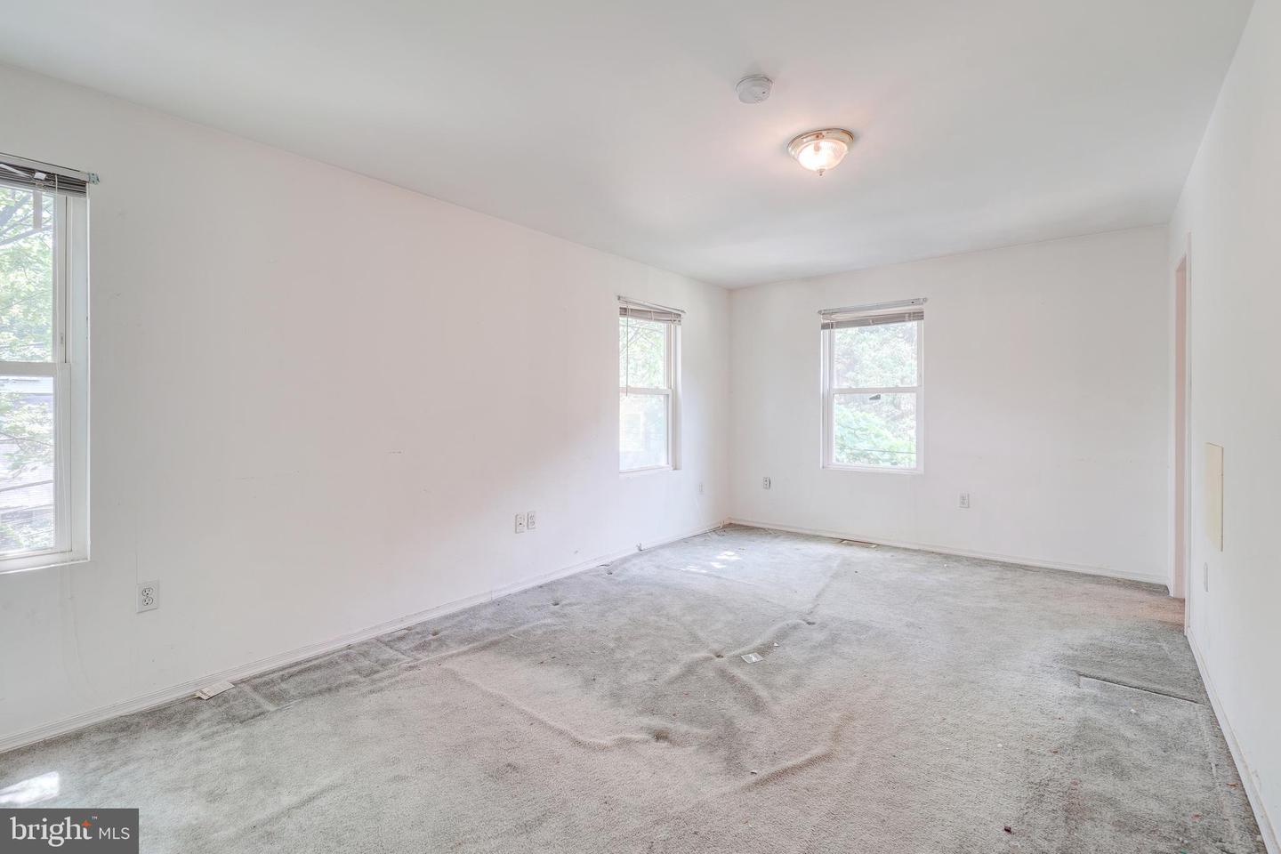 6619 Allegheny Ave