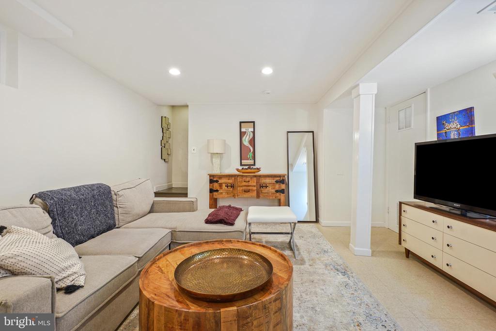 416 Deerfield Ave
