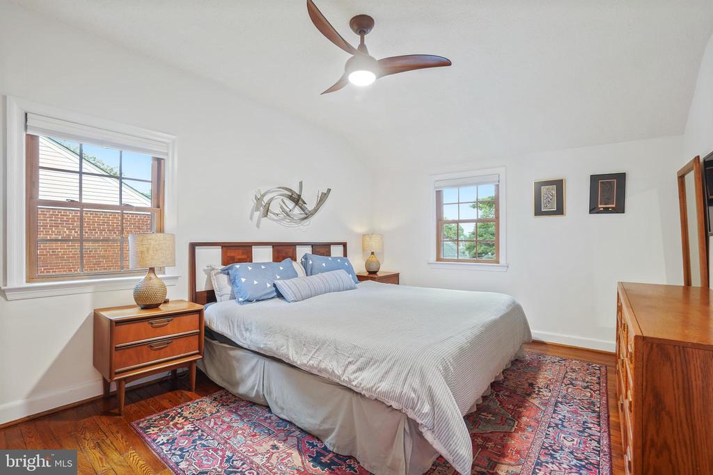 416 Deerfield Ave
