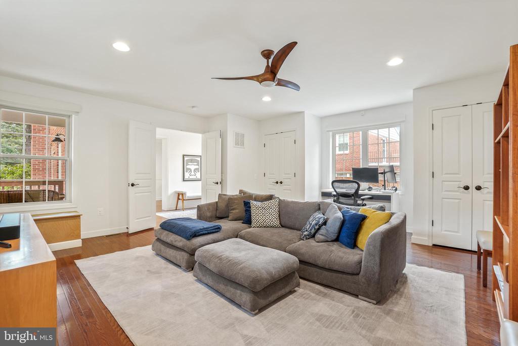416 Deerfield Ave