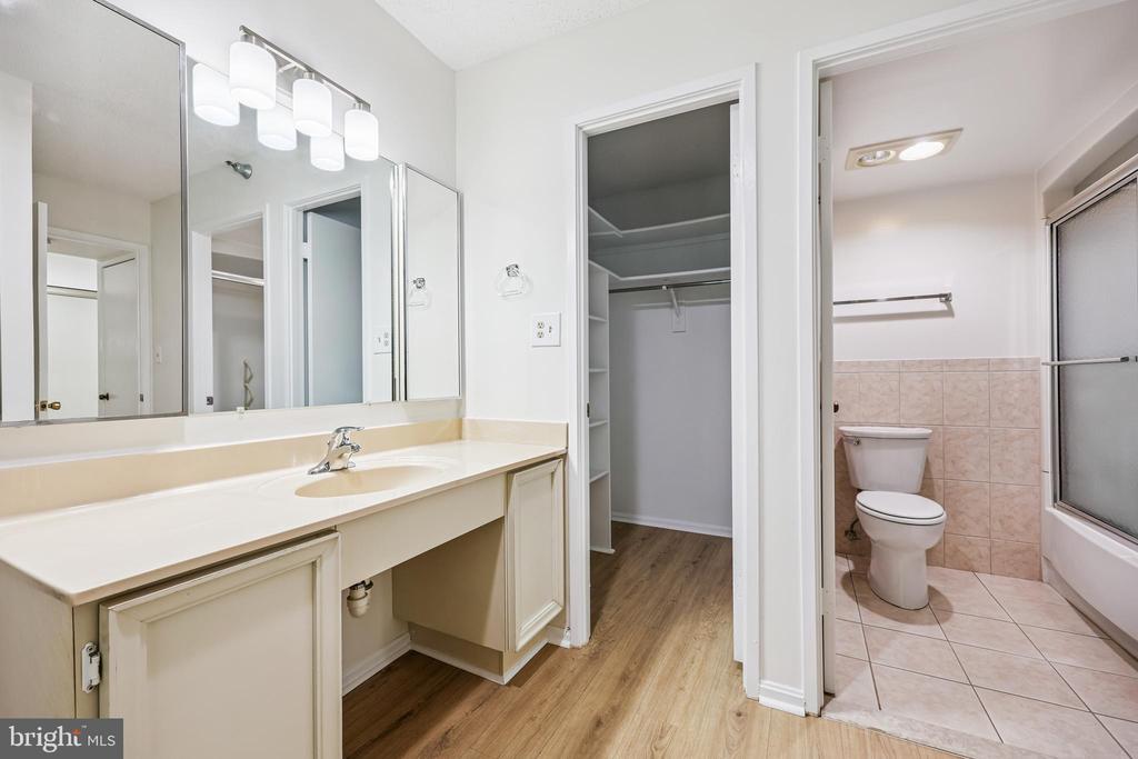 15100 INTERLACHEN DRIVE 4-812
