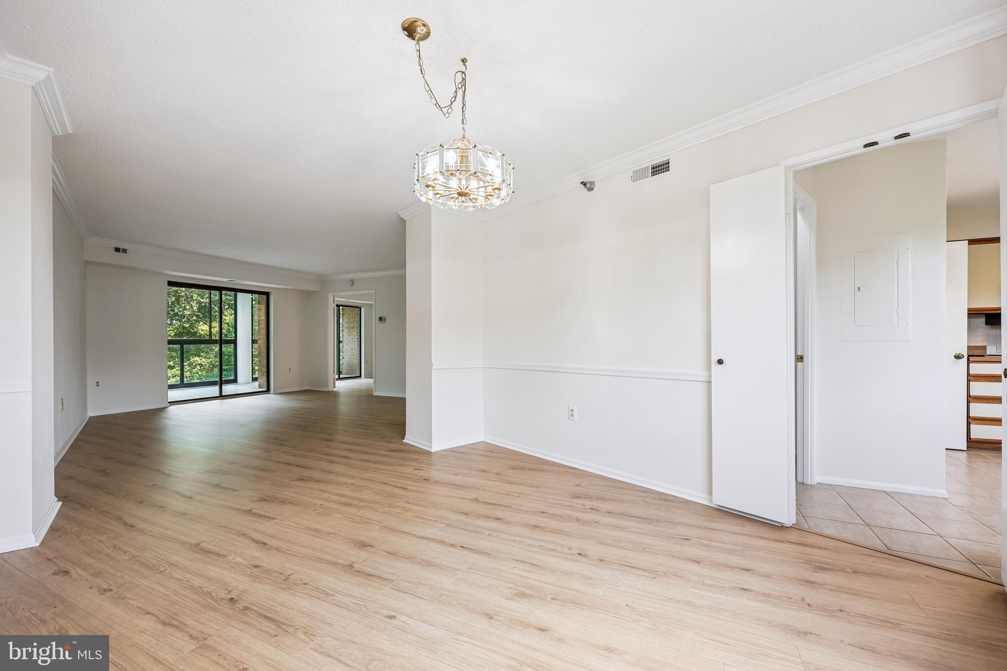 15100 INTERLACHEN DRIVE 4-812