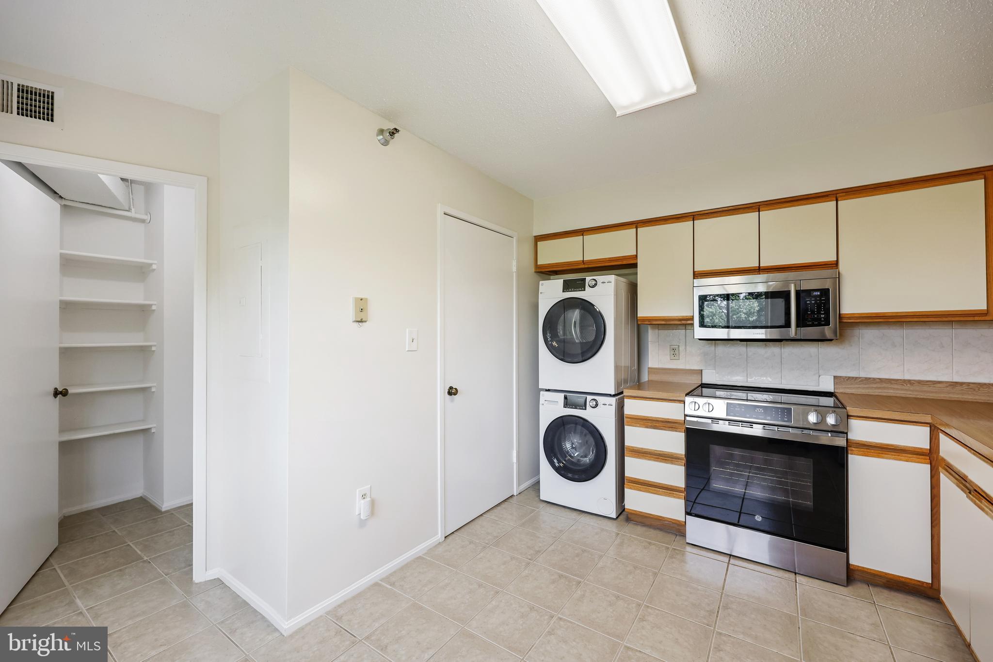 15100 INTERLACHEN DRIVE 4-812
