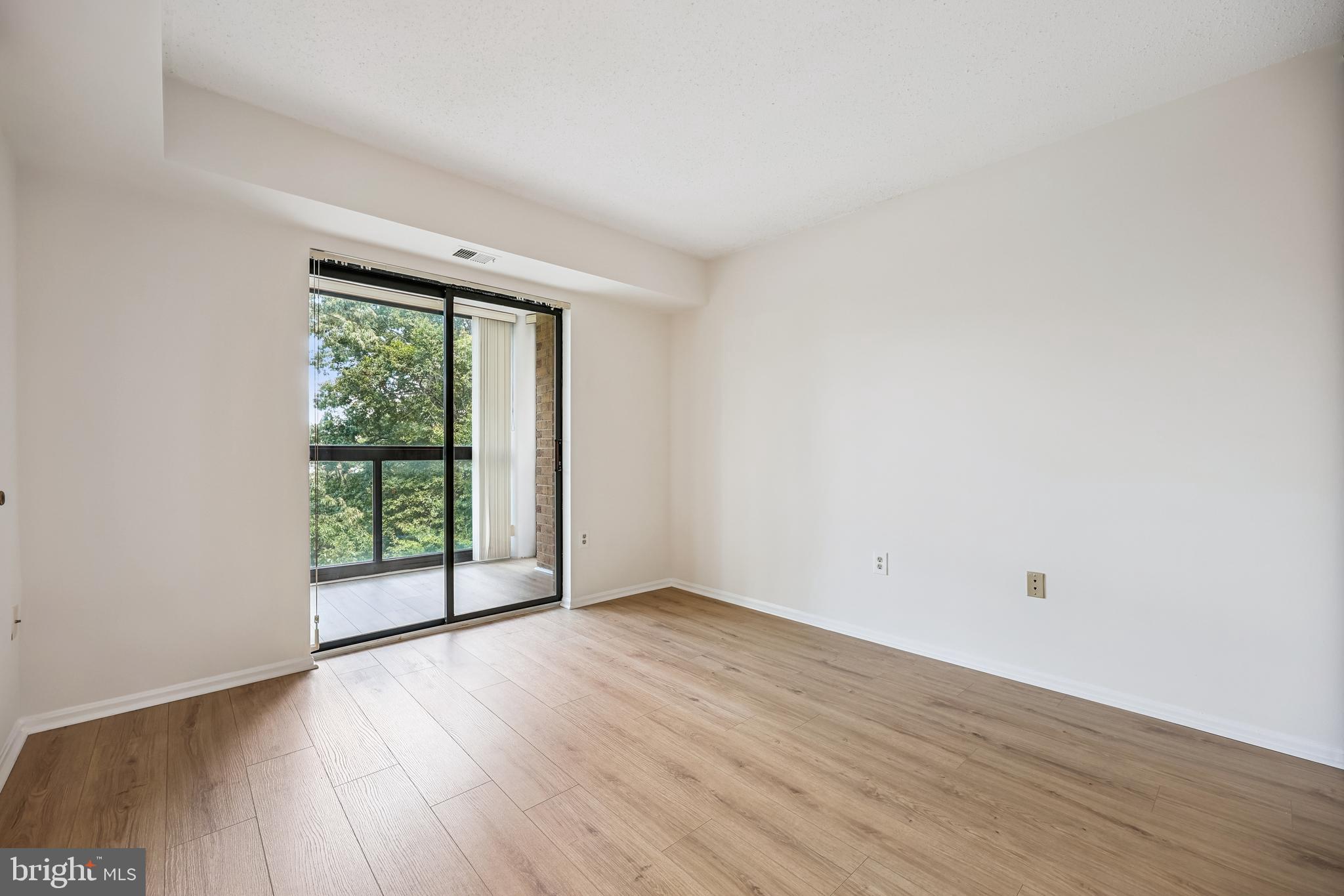 15100 INTERLACHEN DRIVE 4-812