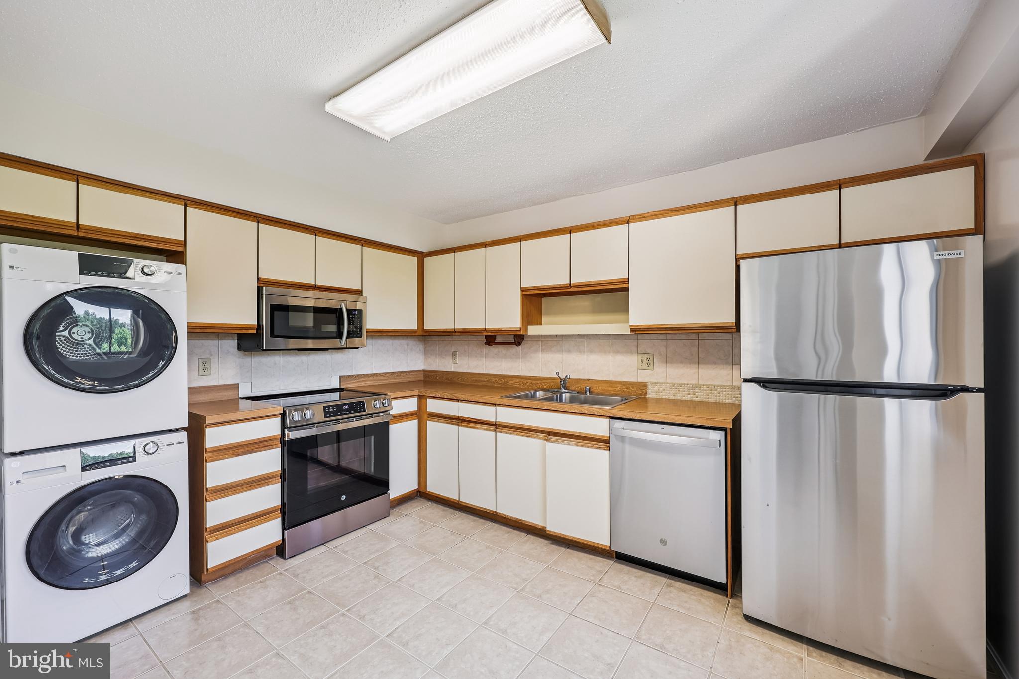 15100 INTERLACHEN DRIVE 4-812
