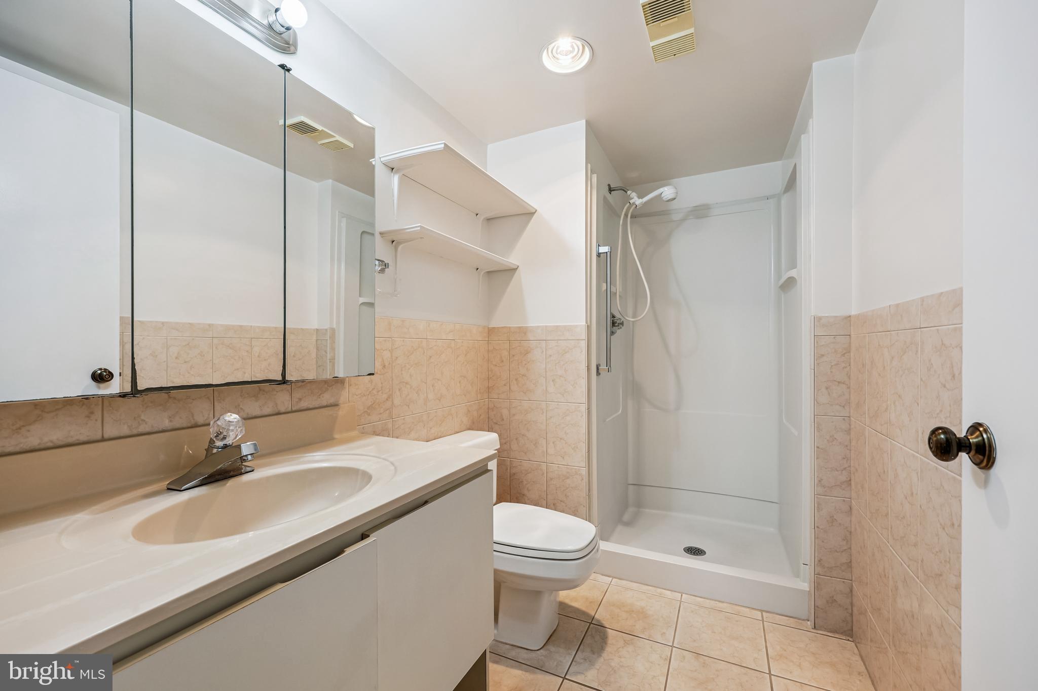 15100 INTERLACHEN DRIVE 4-812