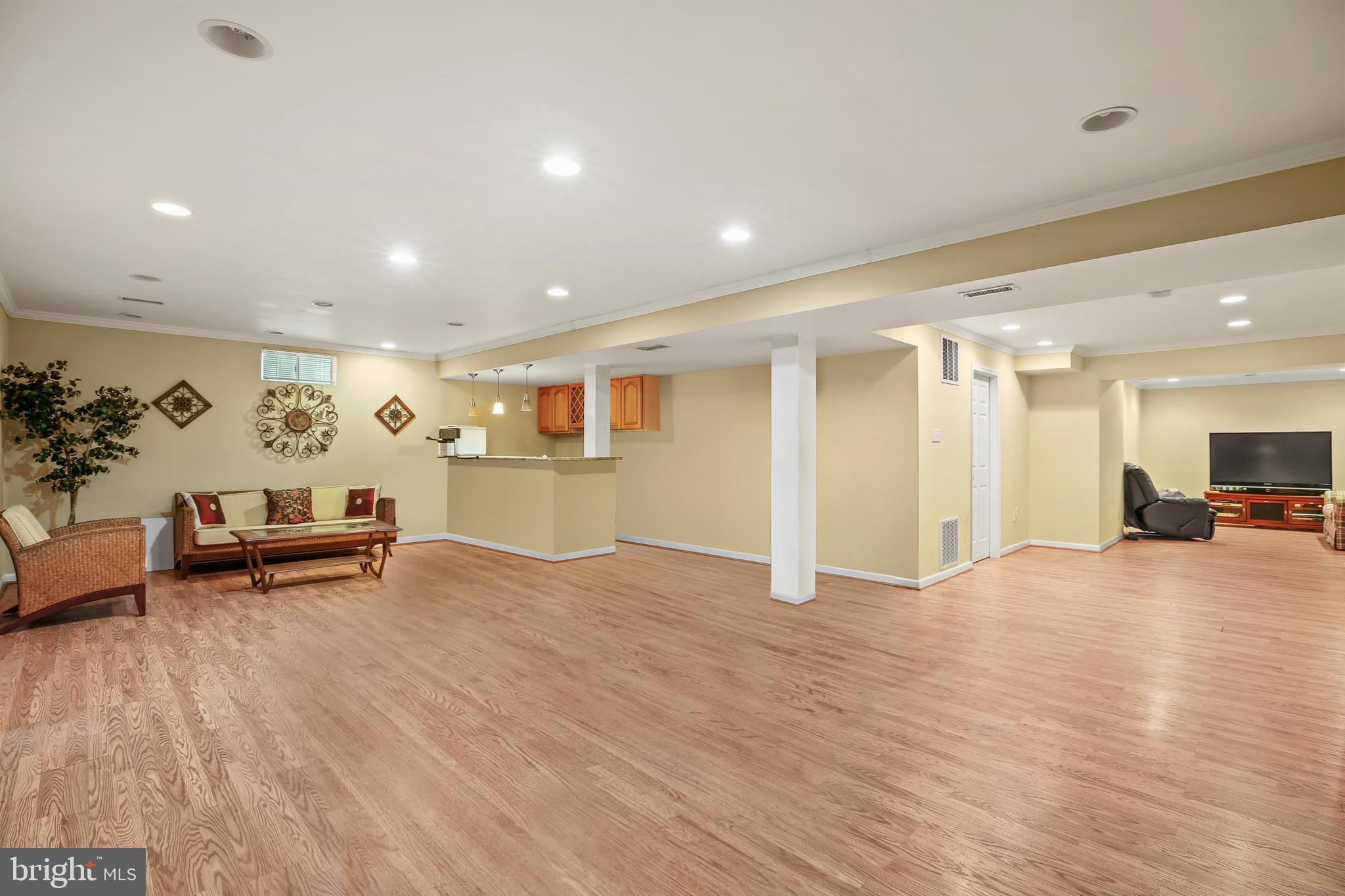 225 SHADOW GLEN COURT