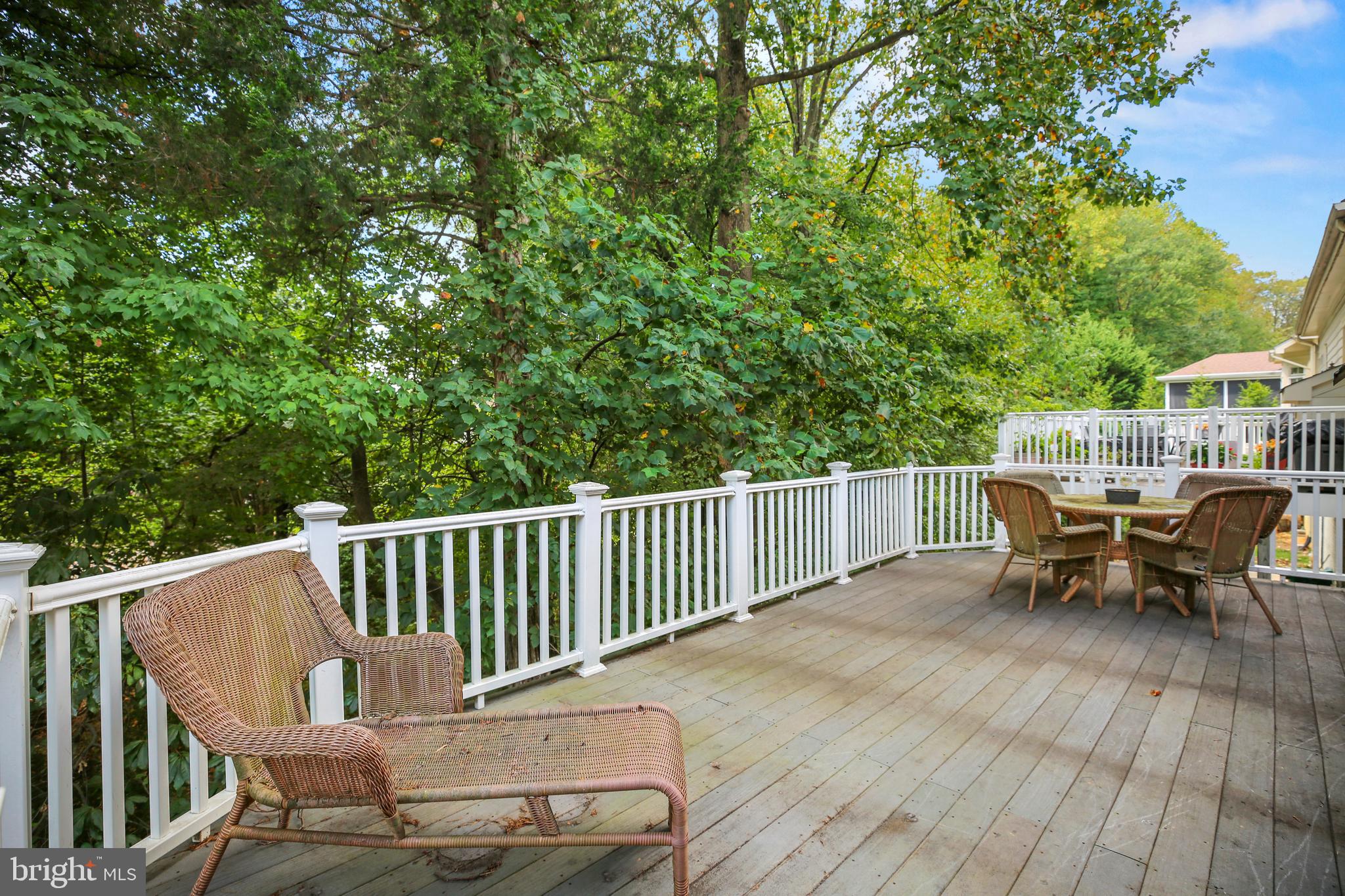 225 SHADOW GLEN COURT
