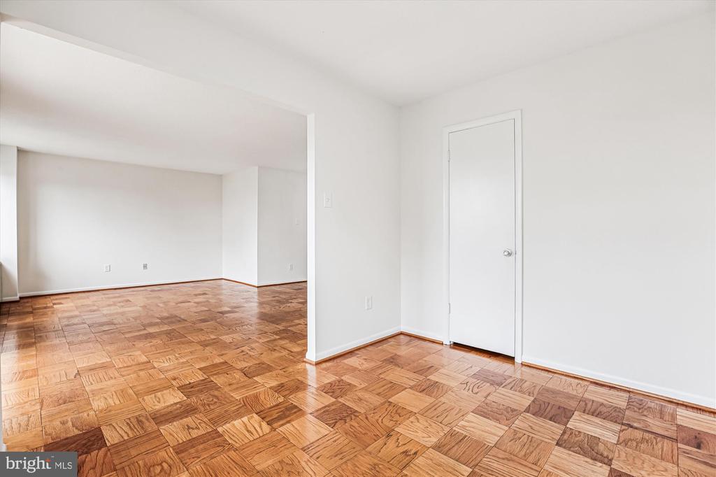 1121 UNIVERSITY BOULEVARD W 513-B