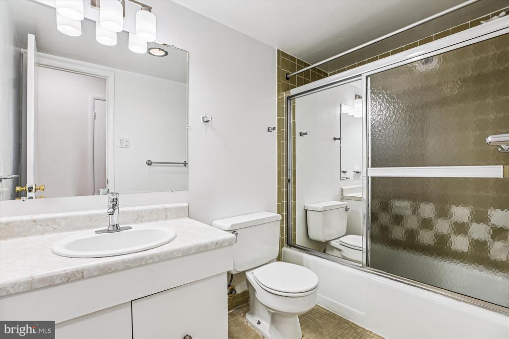 1121 UNIVERSITY BOULEVARD W 513-B