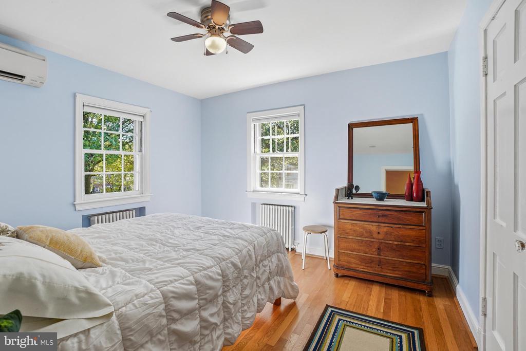 1112 LANCASTER ROAD