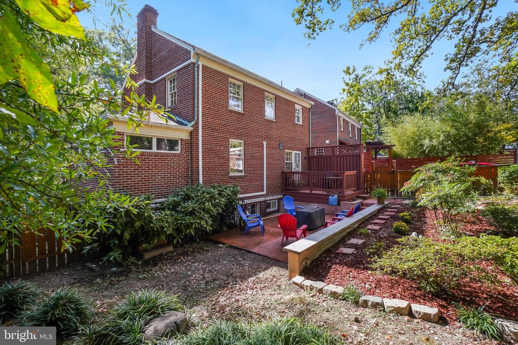 1112 LANCASTER ROAD