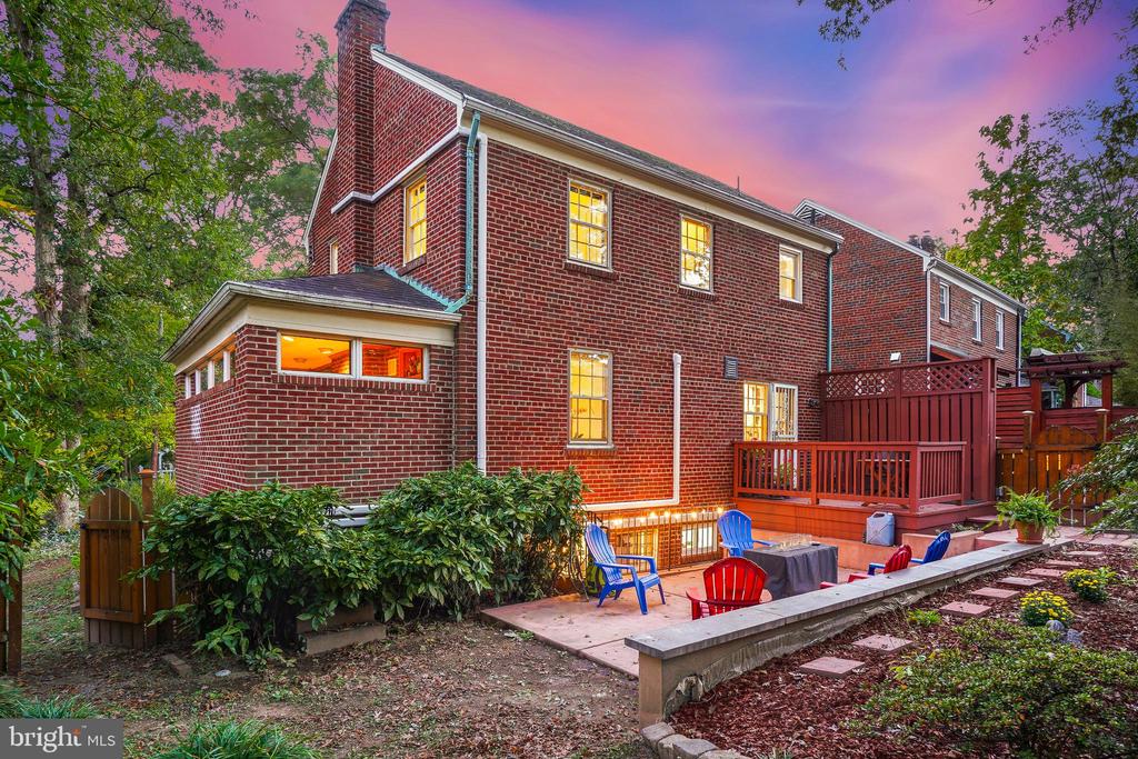1112 LANCASTER ROAD
