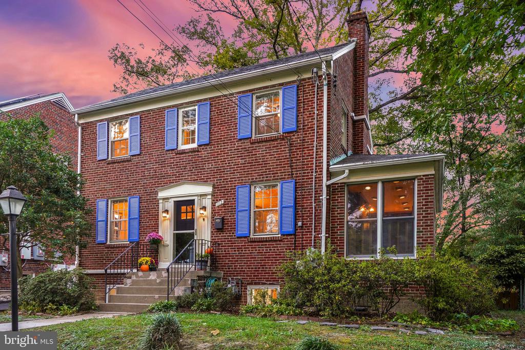 1112 LANCASTER ROAD