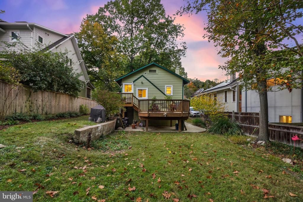 207 SPRING AVENUE
