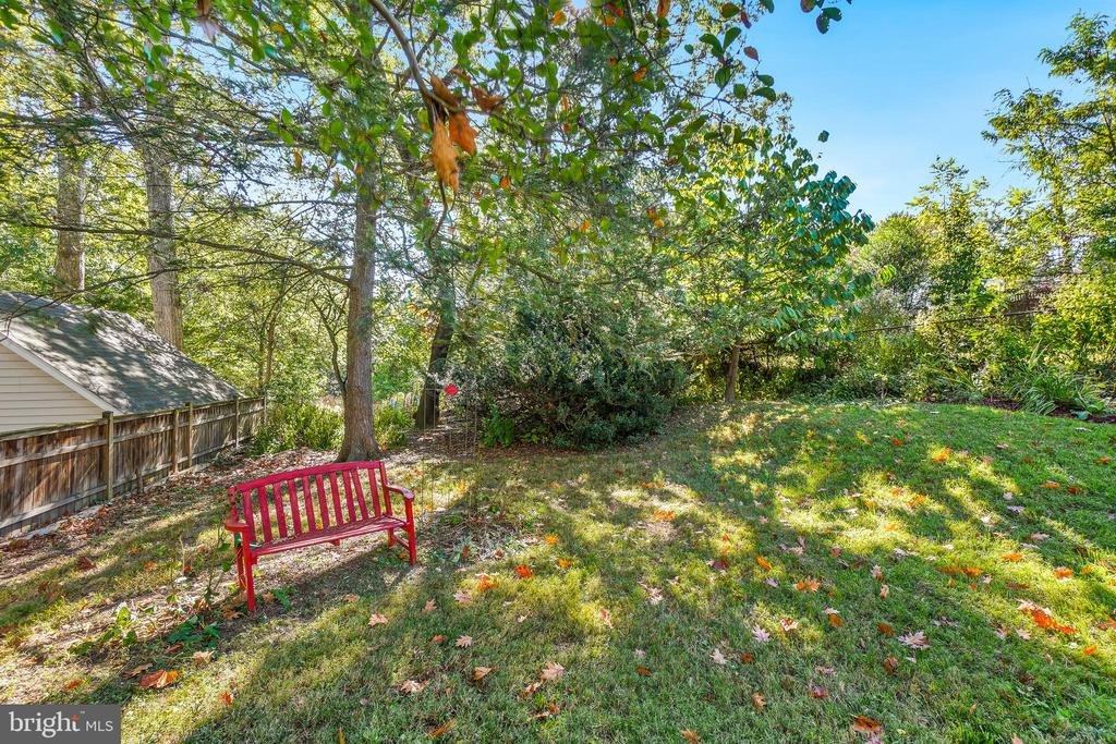 207 SPRING AVENUE