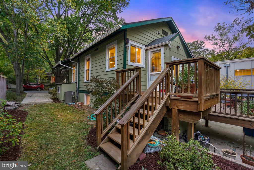 207 SPRING AVENUE
