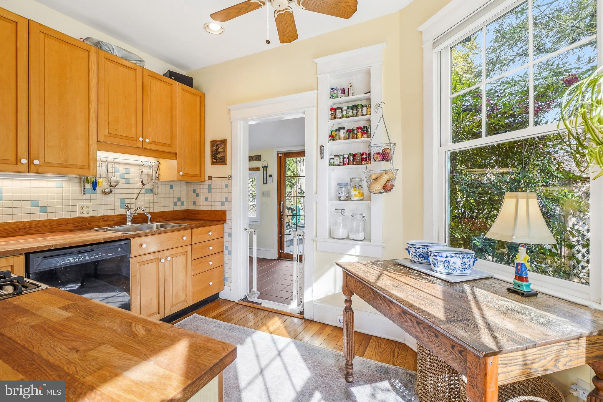 7013 SYCAMORE AVENUE