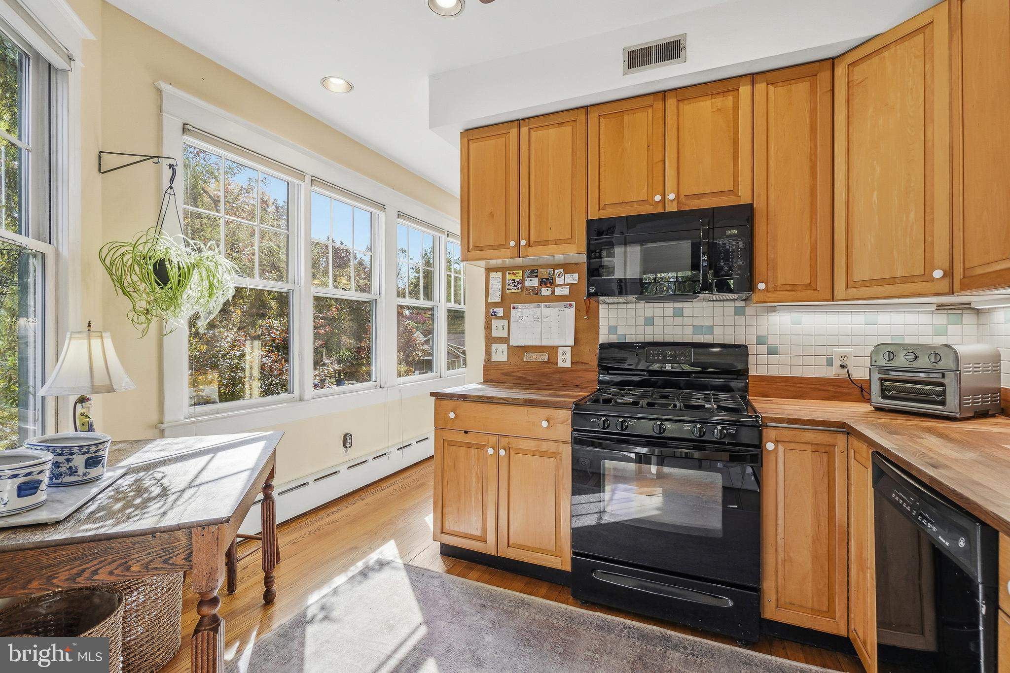 7013 SYCAMORE AVENUE