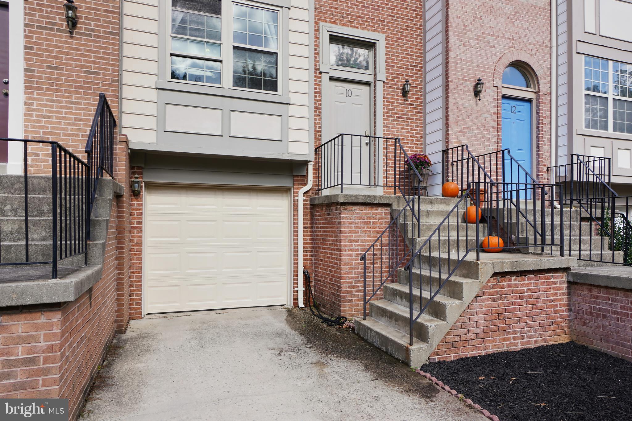 10 MARTINS SQUARE LANE