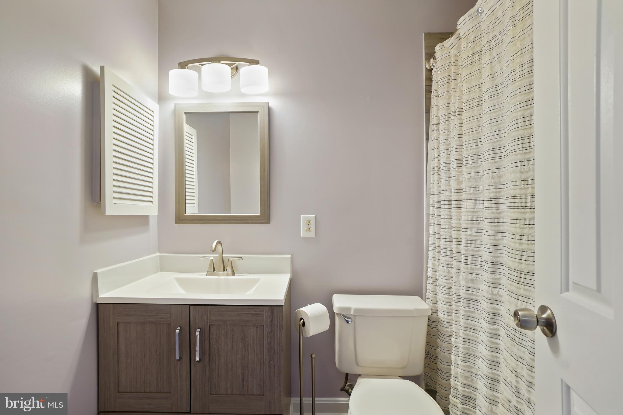 10 MARTINS SQUARE LANE