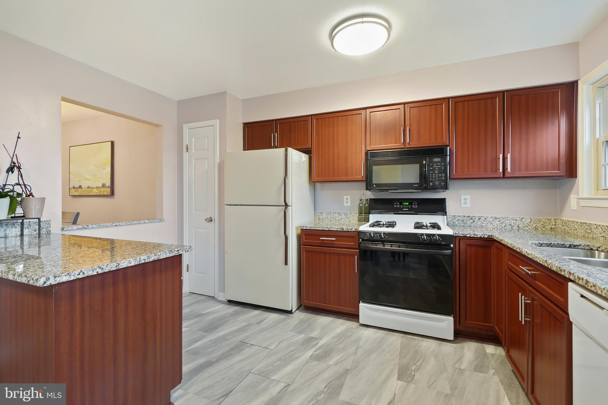 10 MARTINS SQUARE LANE