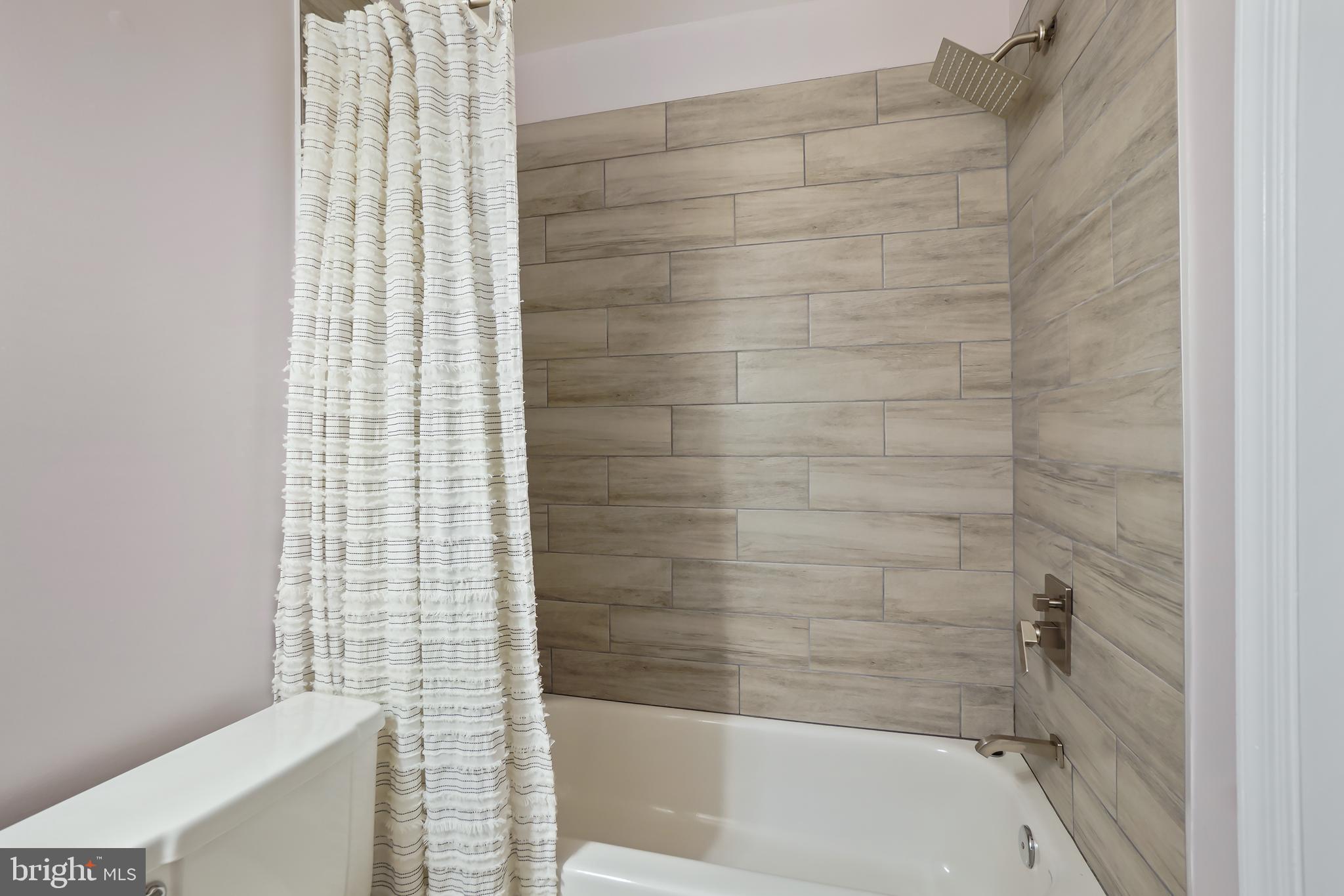 10 MARTINS SQUARE LANE