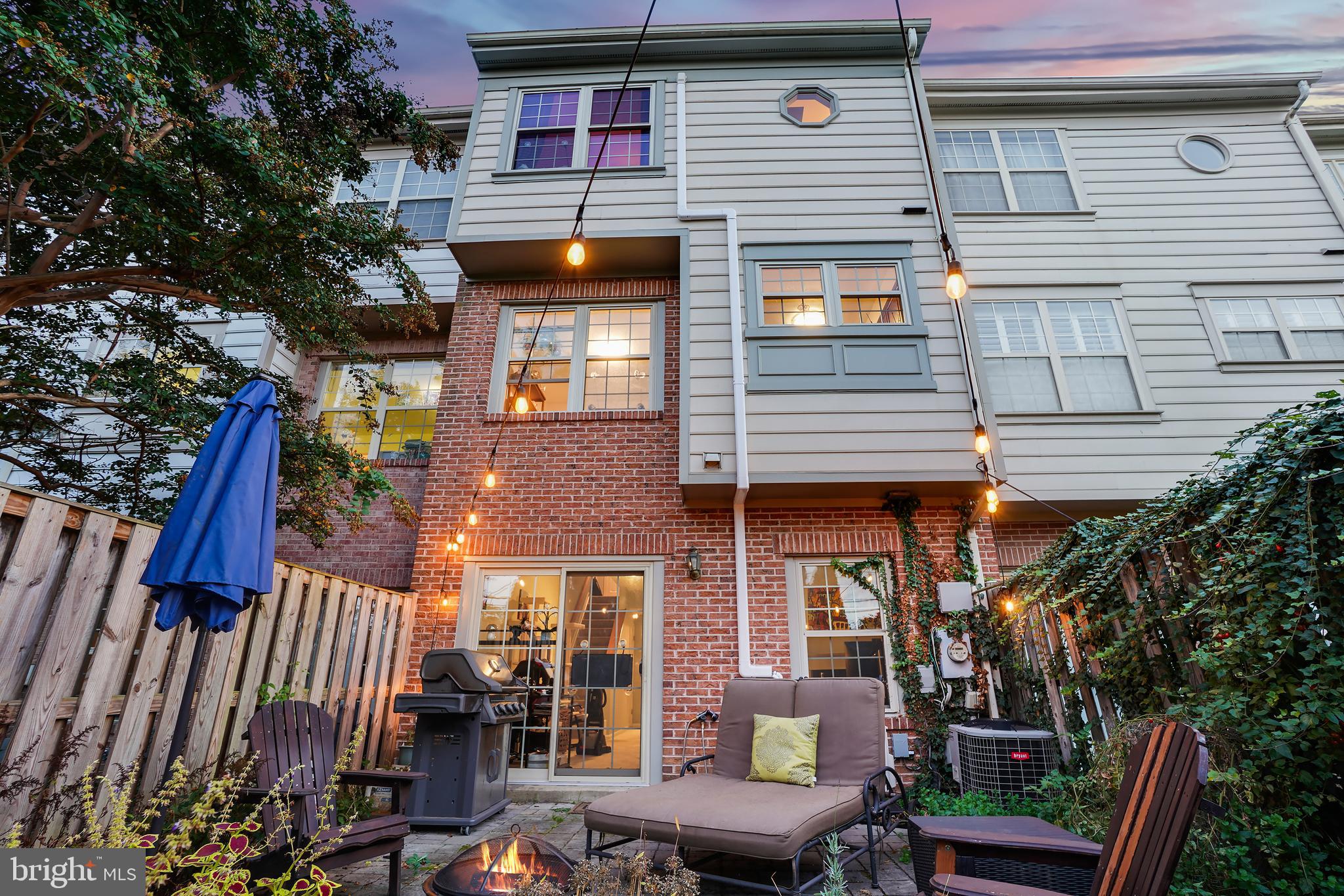 10 MARTINS SQUARE LANE