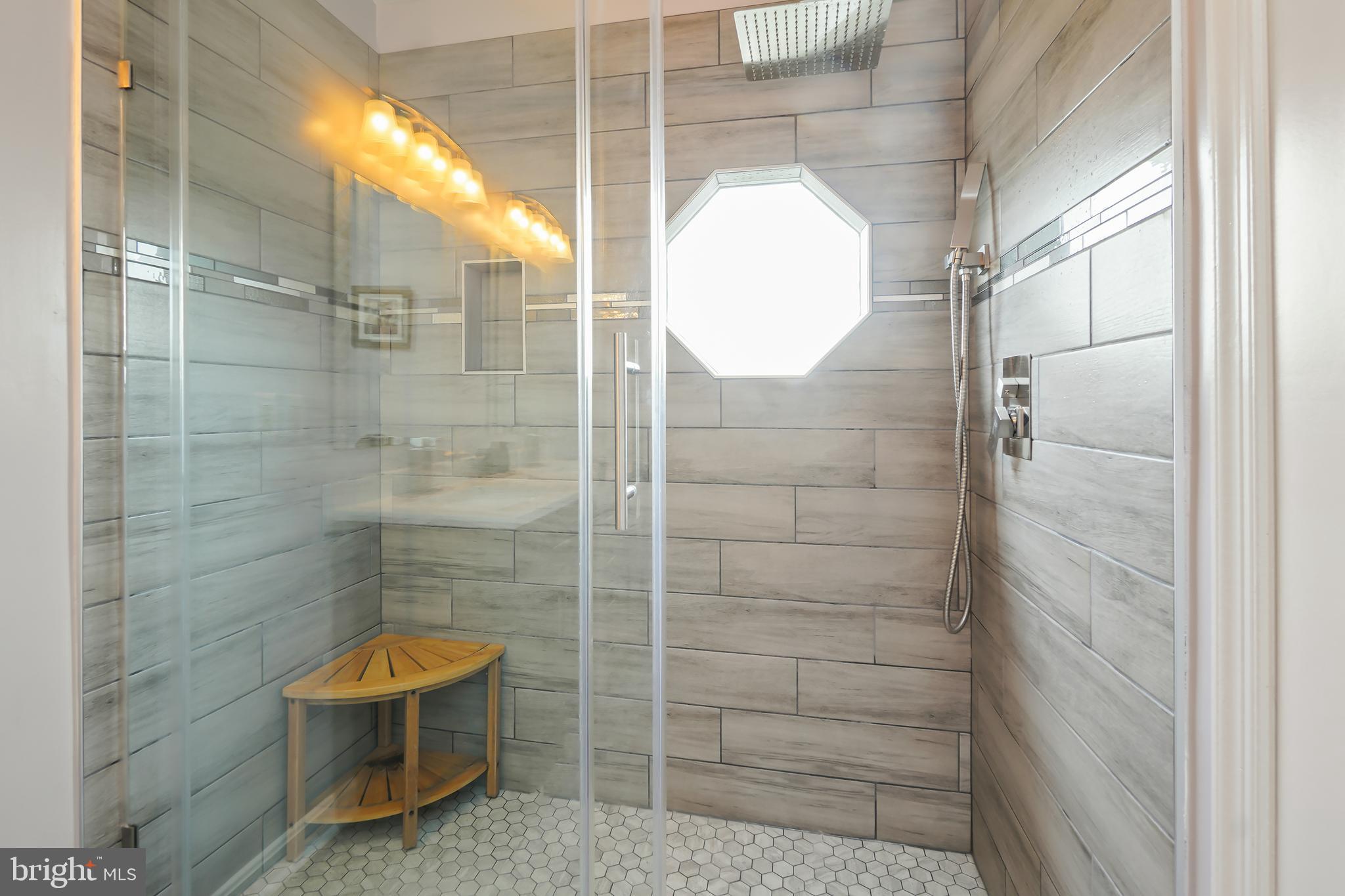 10 MARTINS SQUARE LANE