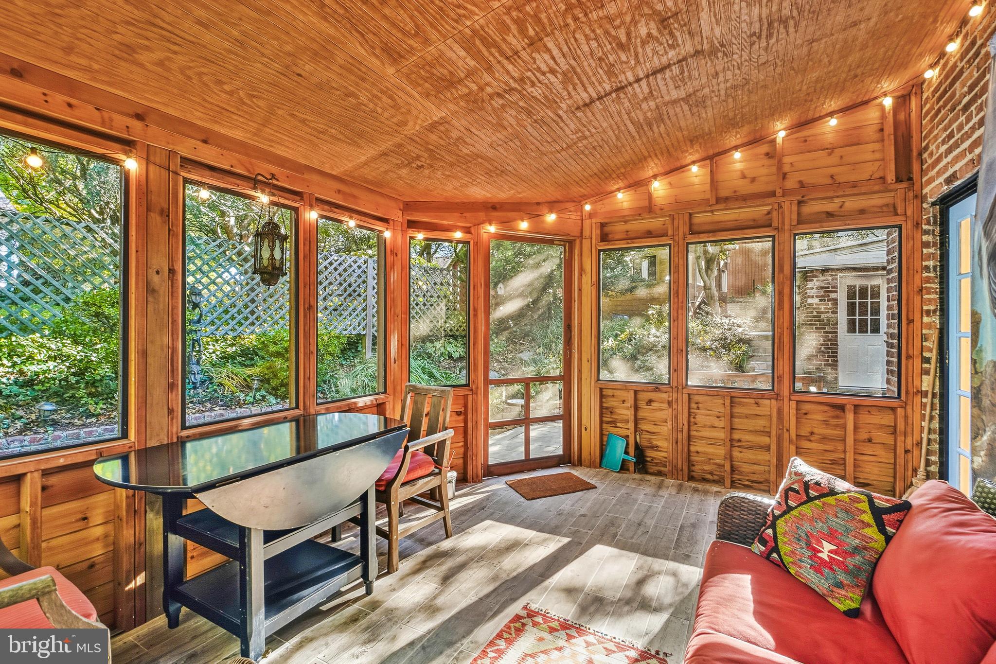 2907 FORSYTHE AVENUE