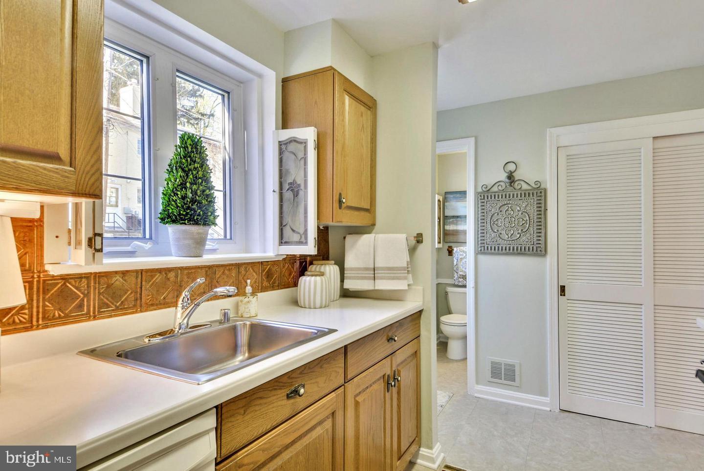 2547 HOLMAN AVENUE 2572