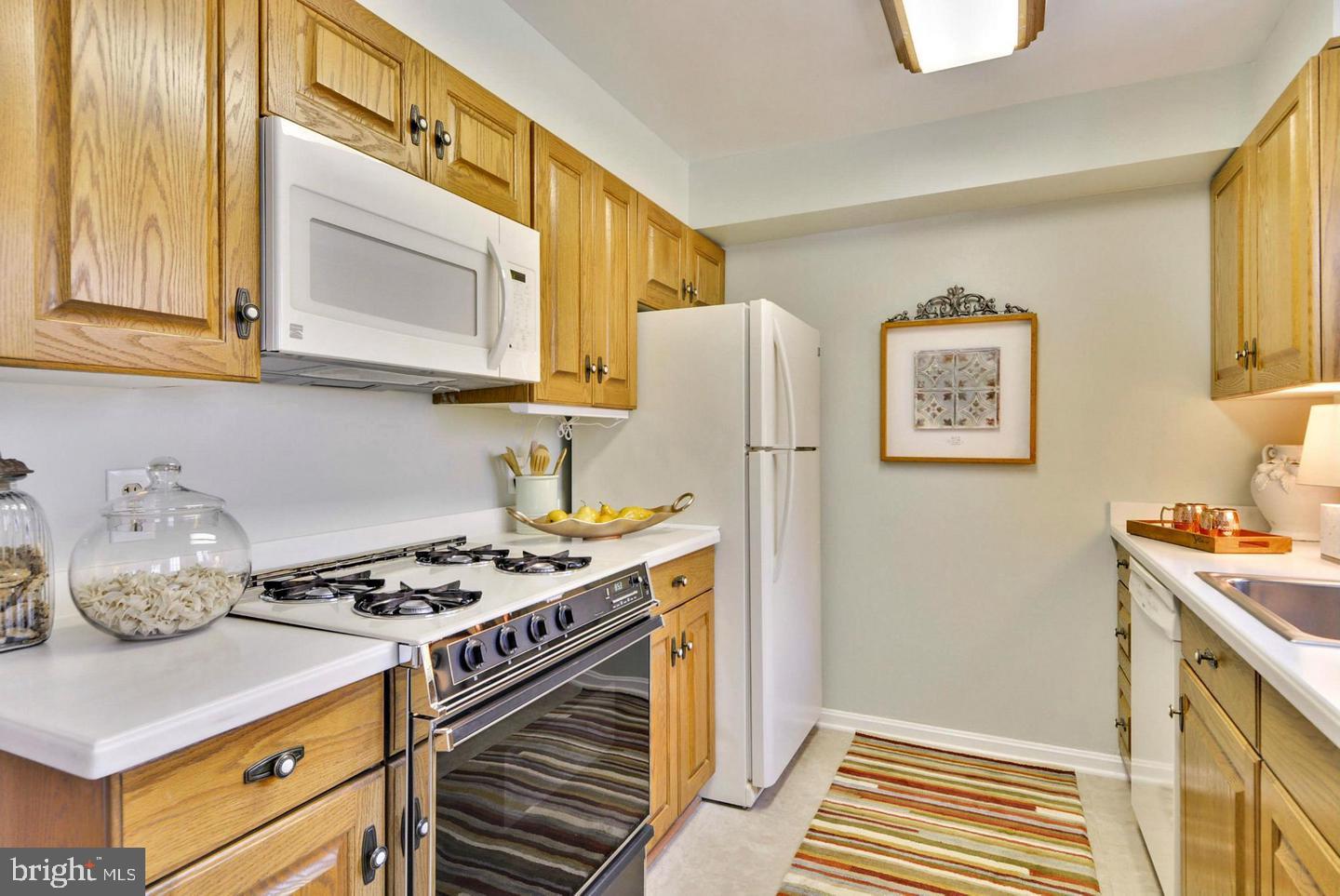 2547 HOLMAN AVENUE 2572