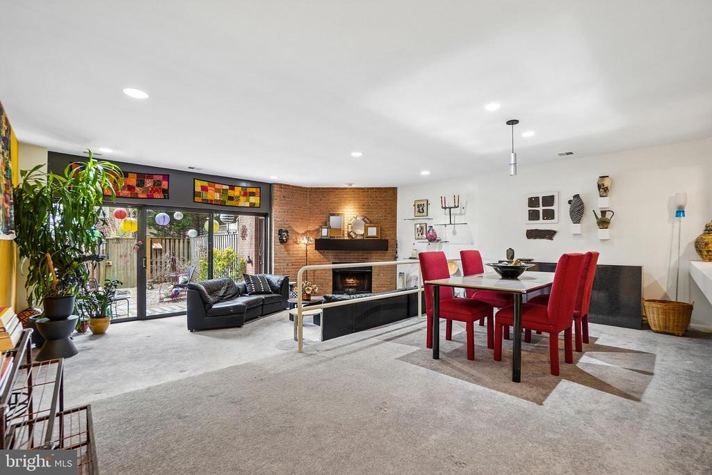 5233 KING CHARLES WAY 1-5