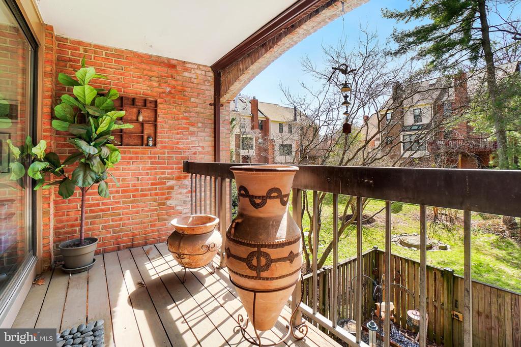5233 KING CHARLES WAY 1-5