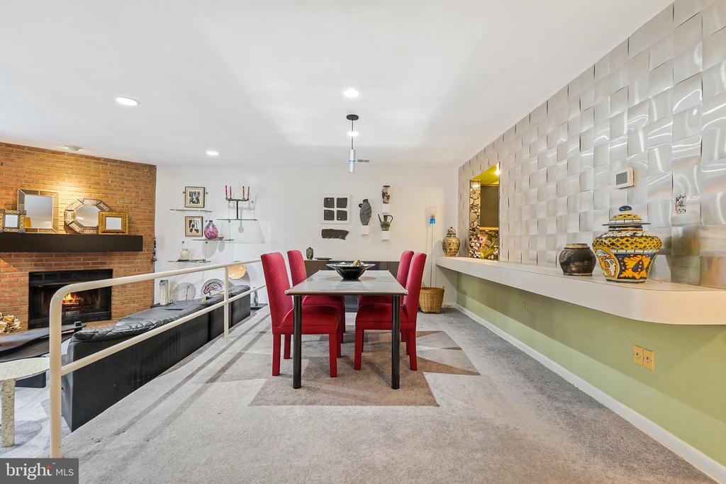 5233 KING CHARLES WAY 1-5