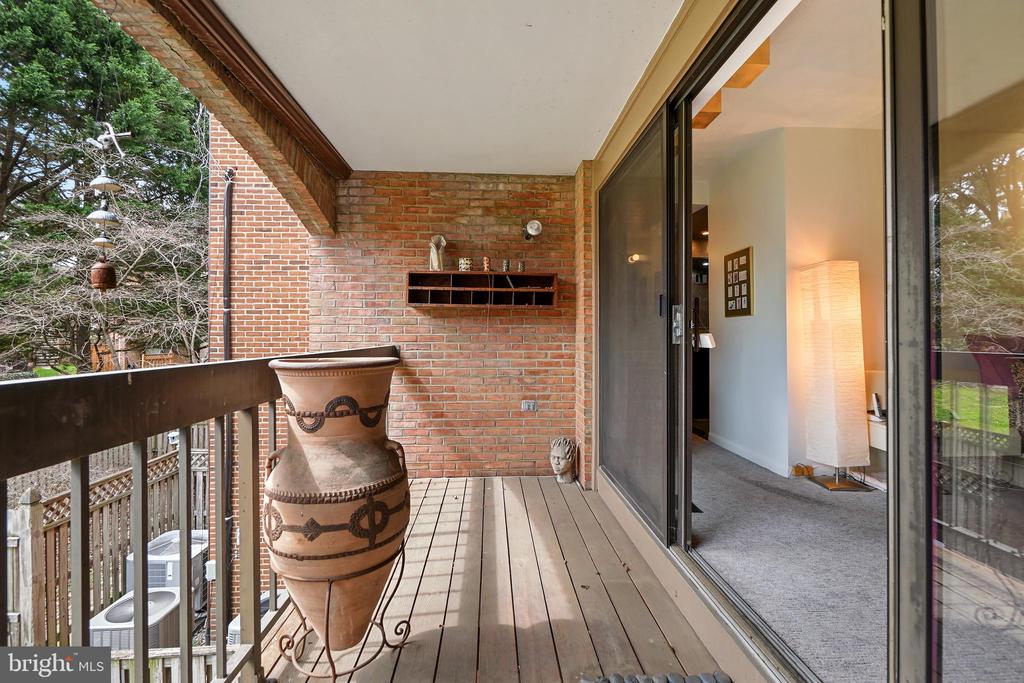 5233 KING CHARLES WAY 1-5