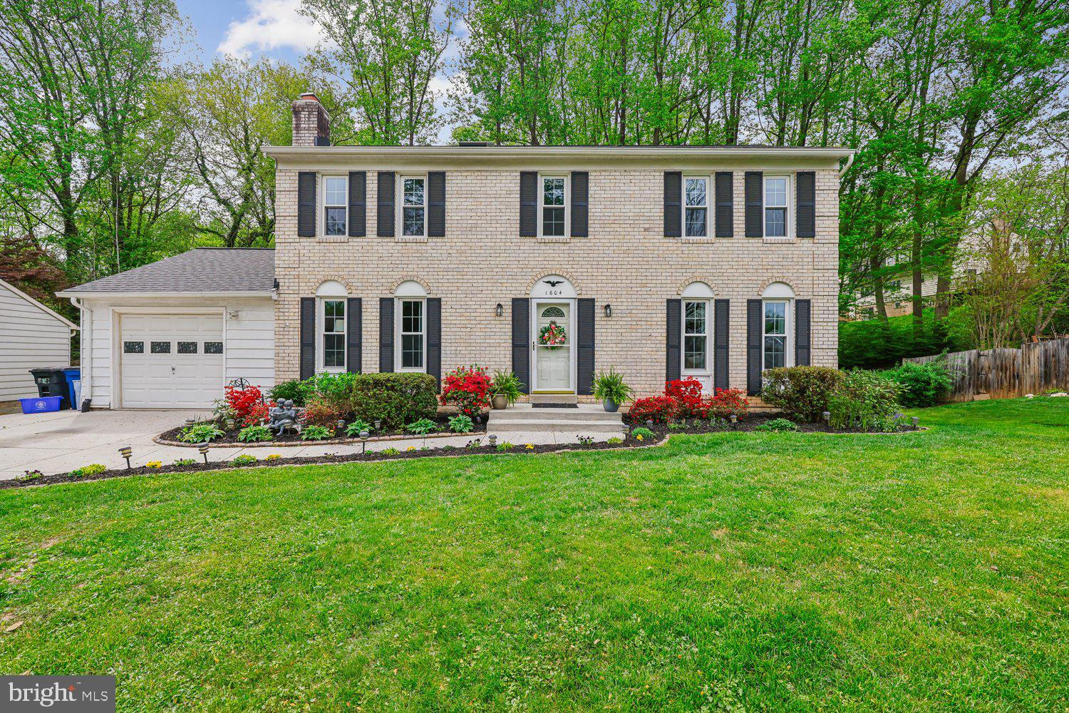 1604 WINDING WAYE LANE