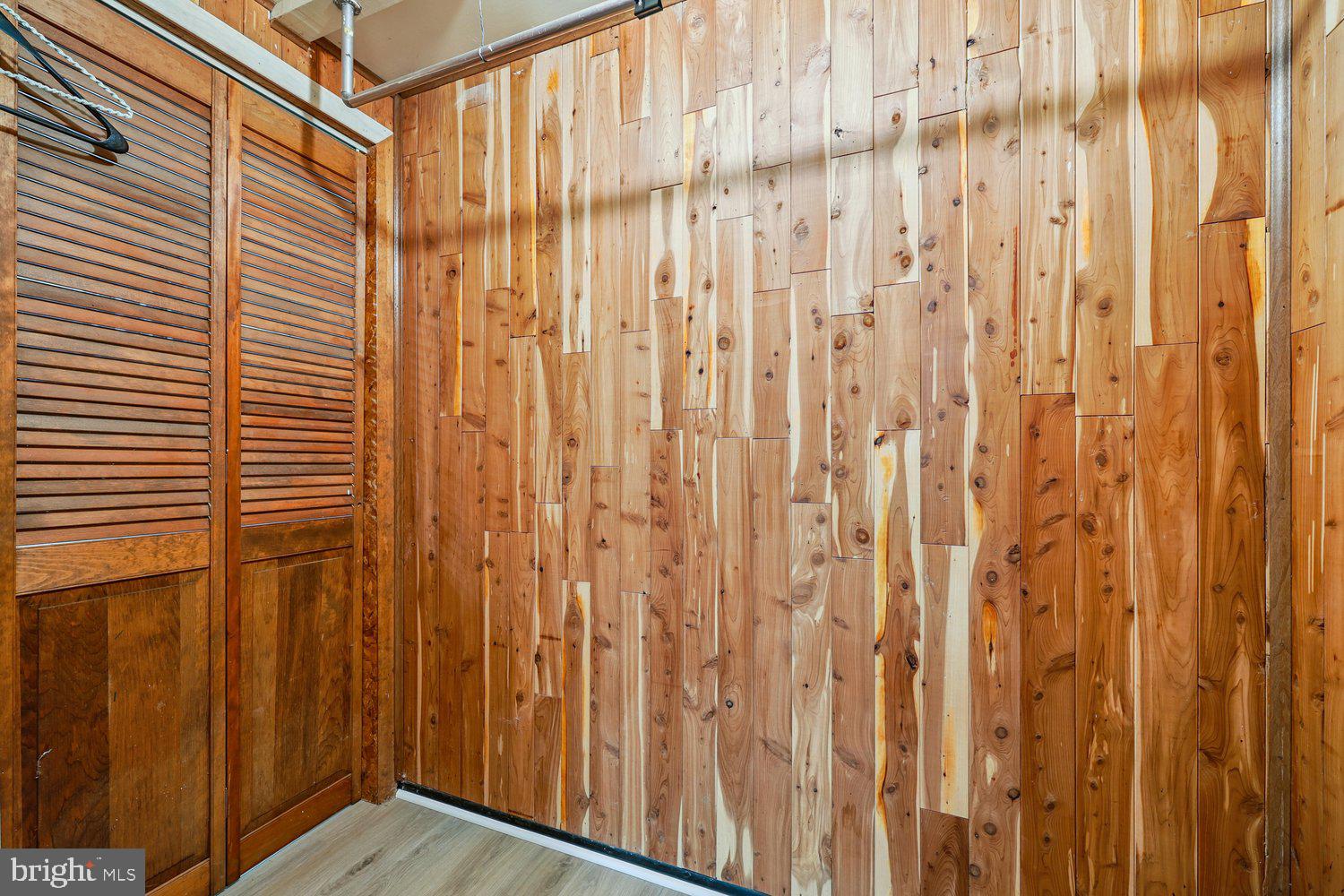 1604 WINDING WAYE LANE