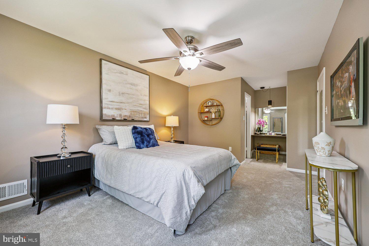 1604 WINDING WAYE LANE