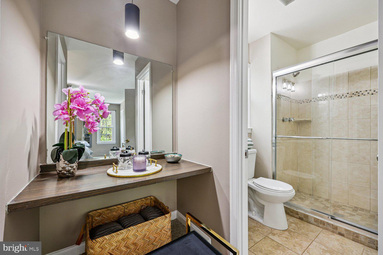 1604 WINDING WAYE LANE