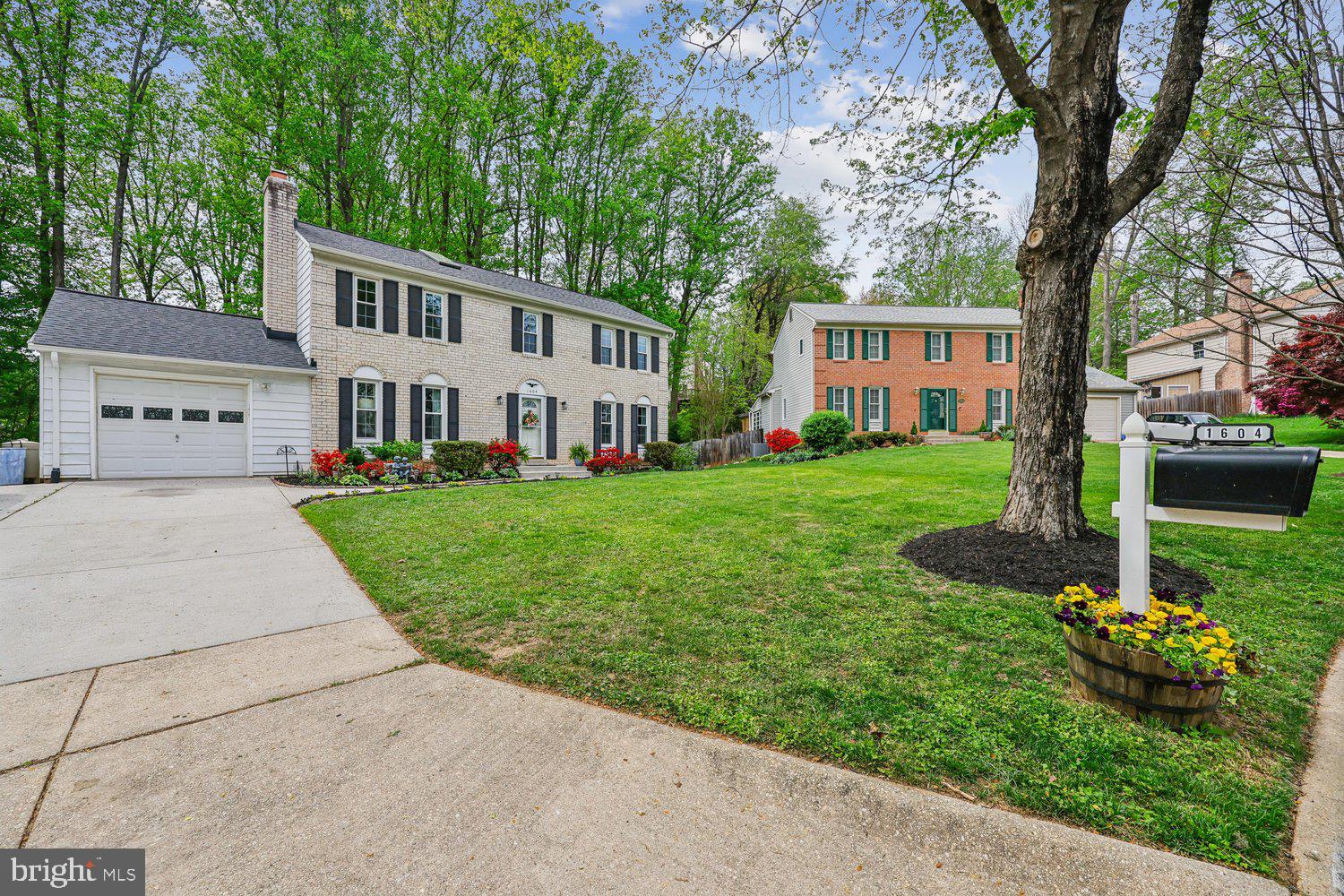 1604 WINDING WAYE LANE