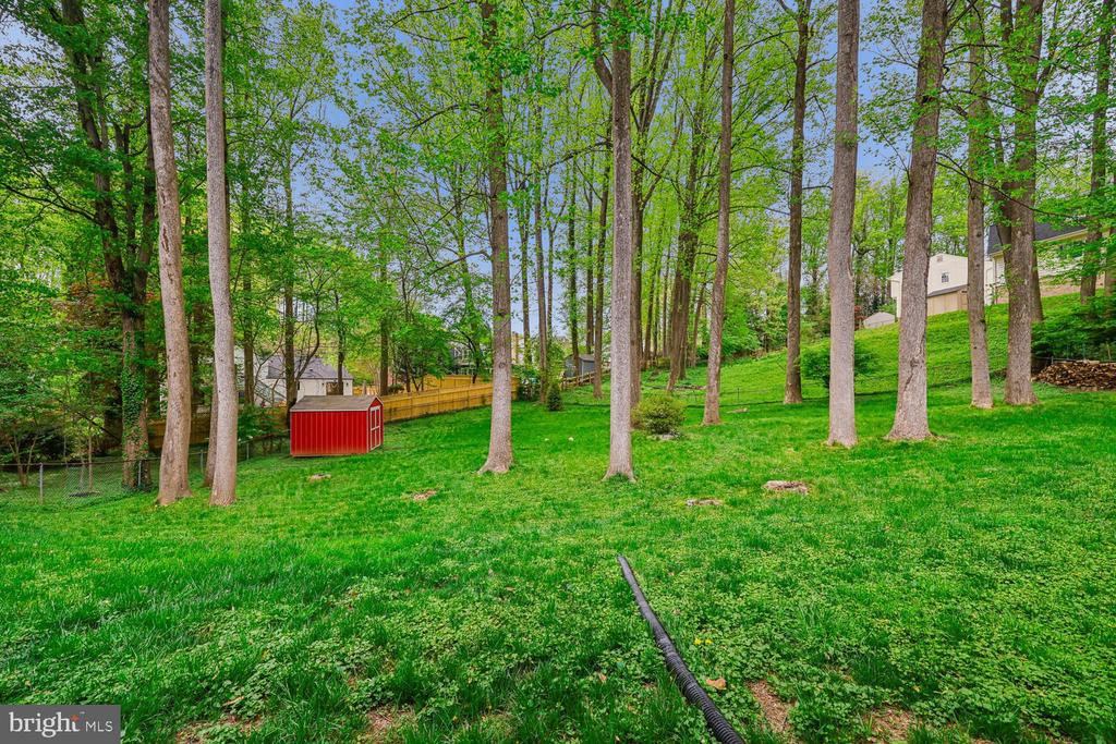 1604 WINDING WAYE LANE