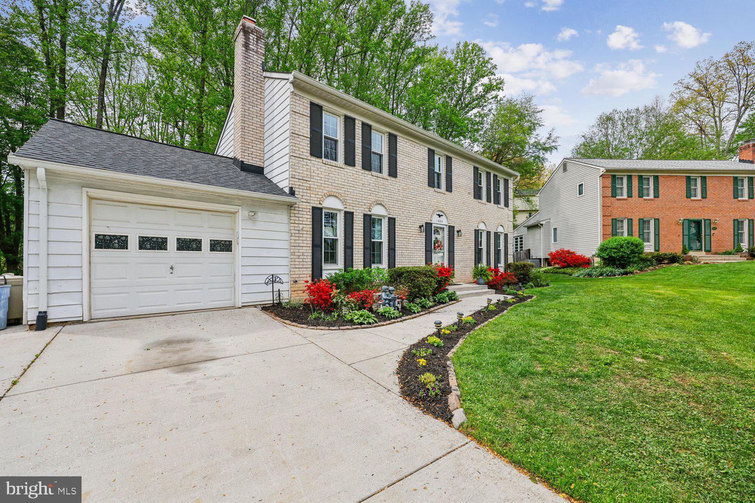 1604 WINDING WAYE LANE